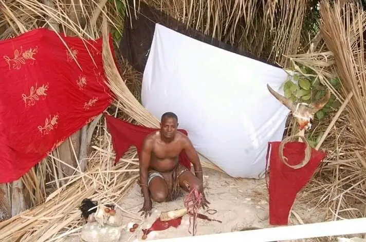 This is also drama of a native doctor from the kambari language